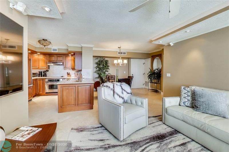 651 Okeechobee Blvd - Photo 1