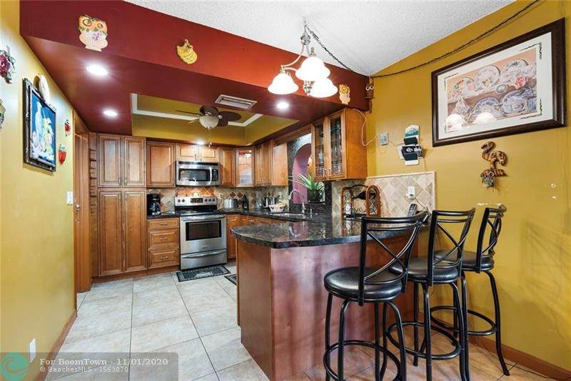 6807 Oakhill - Photo 1