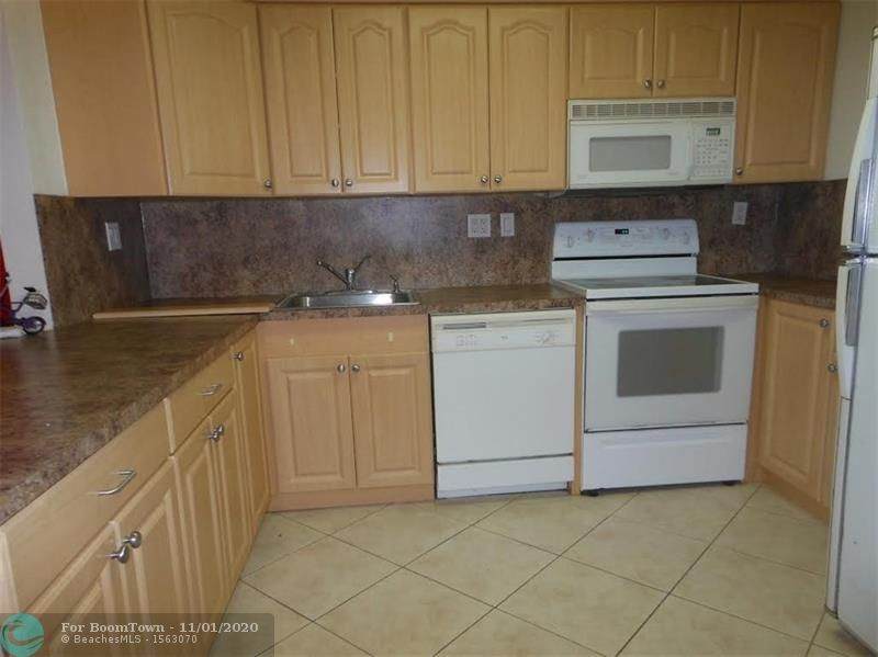 8605 Sample Rd - Photo 1