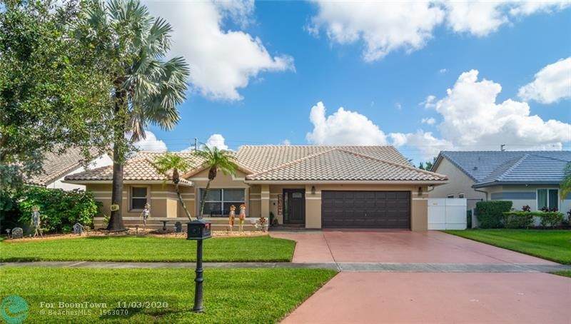 1429 161st Ave - Photo 1