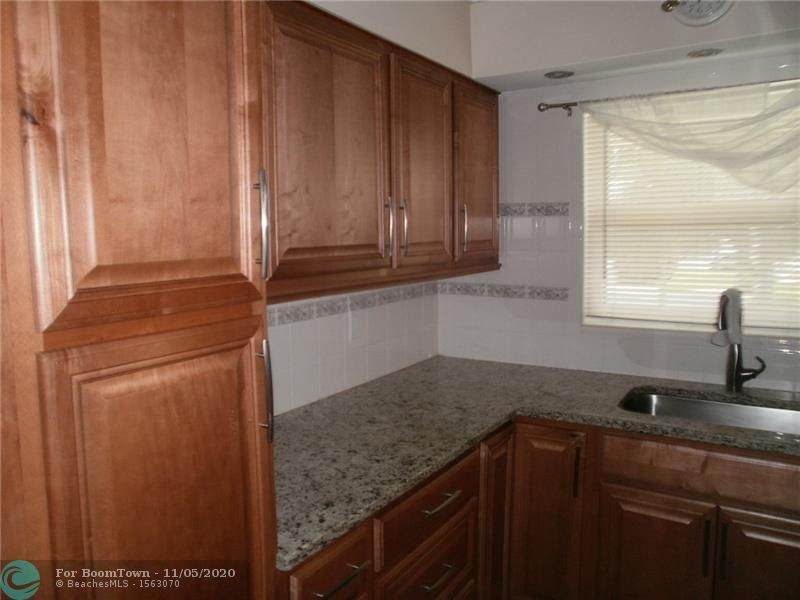 3851 22nd Ter - Photo 1