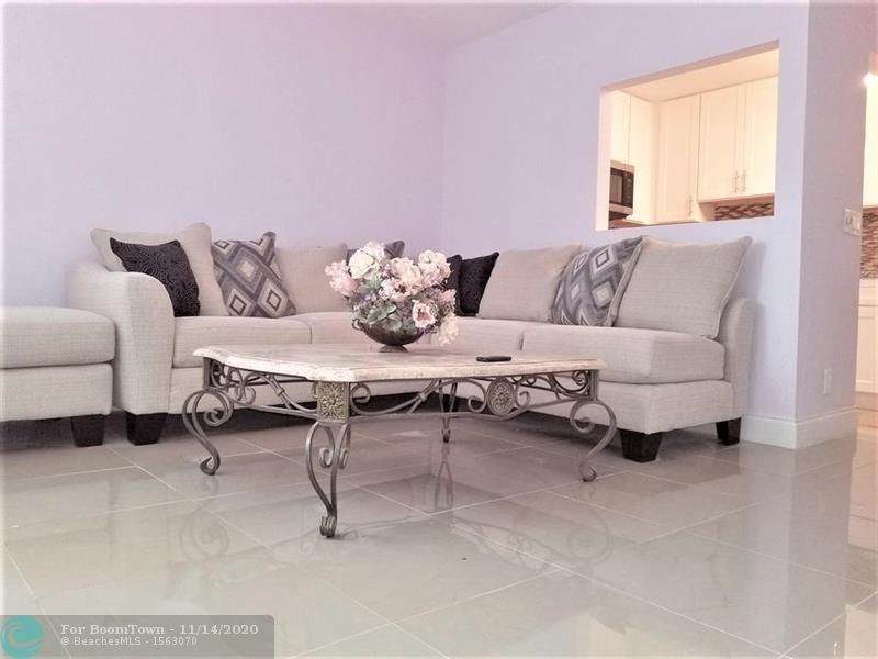 153 Westbury I - Photo 1
