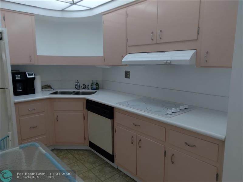 3233 34th St - Photo 1