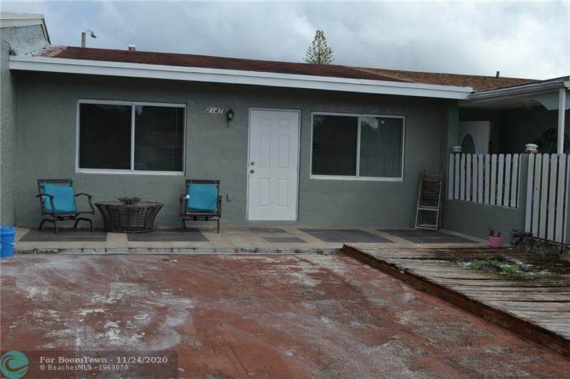 21478 40th Circle Ct - Photo 1
