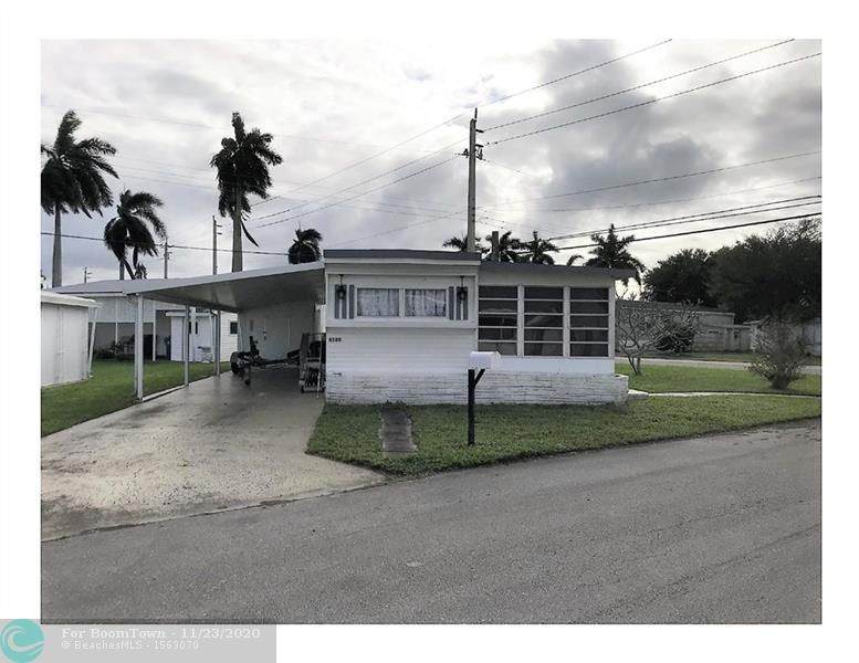 8580 17th Ct - Photo 1