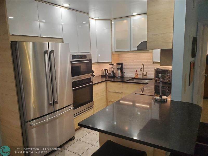3220 10th St - Photo 1