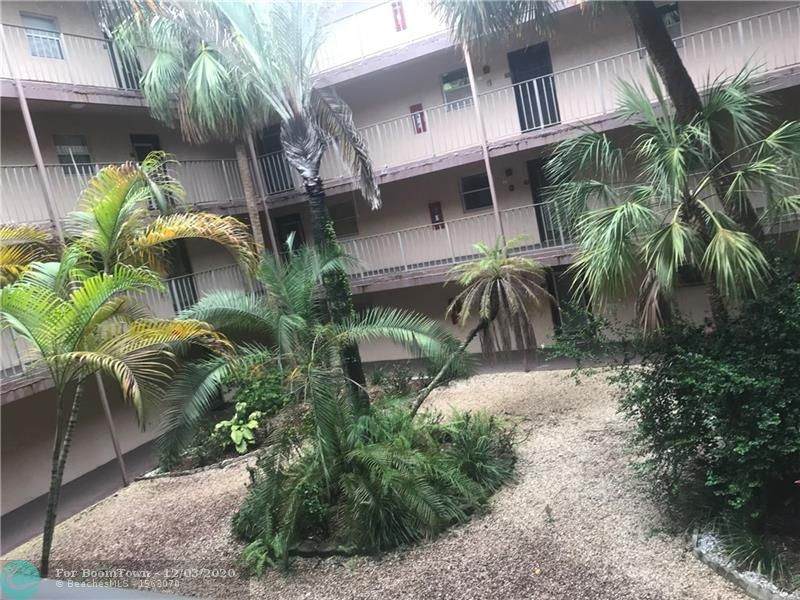 2850 Somerset Dr - Photo 1