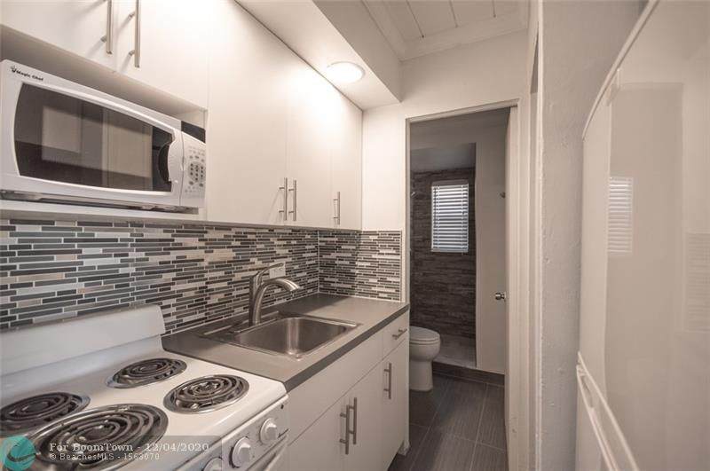 835 15th Ave - Photo 1