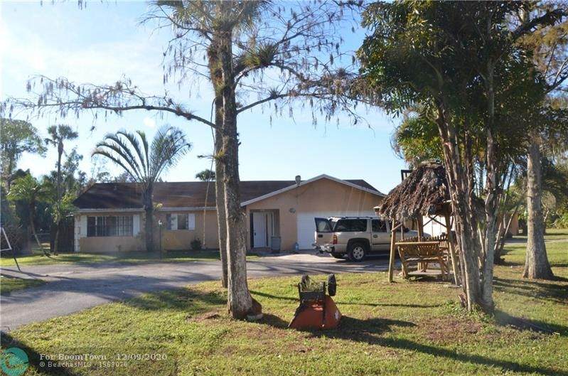 14768 19TH ST N - Photo 1