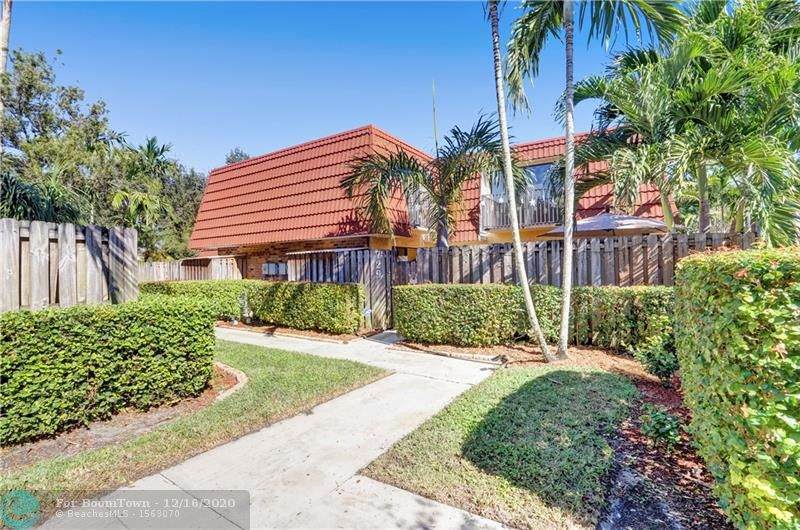 729 98th Way - Photo 1