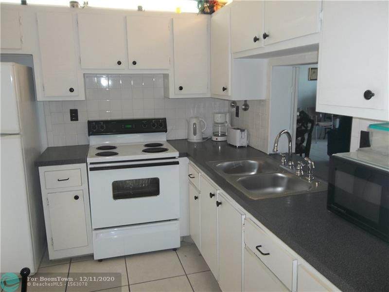 1893 Ocean Dr - Photo 1