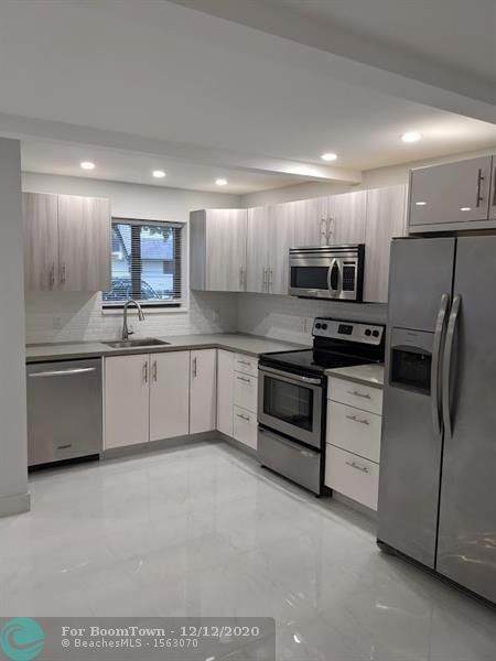 1045 Flagler Ave - Photo 1