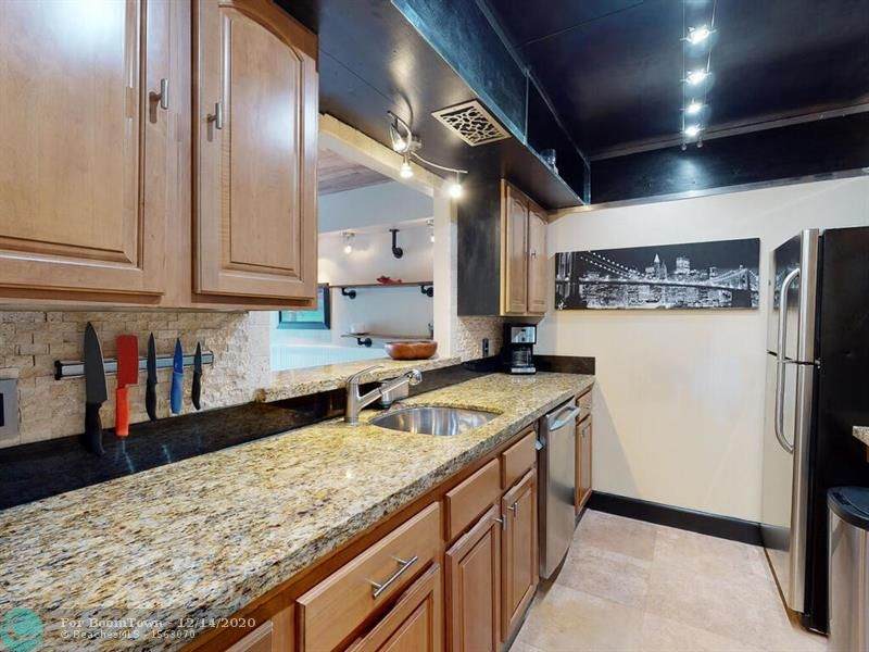 855 Dahlia Lane - Photo 1