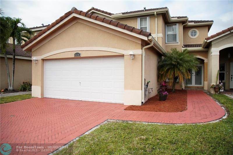 16207 44th Ln - Photo 1