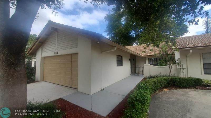 5600 Hammock Ln - Photo 1