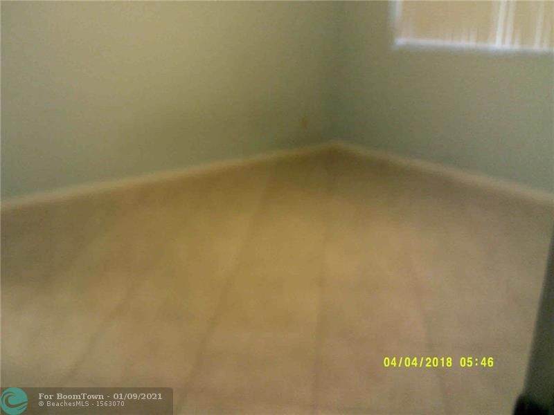 7435 34th St - Photo 1