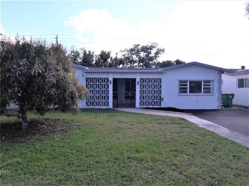 7912 Embassy Blvd - Photo 1