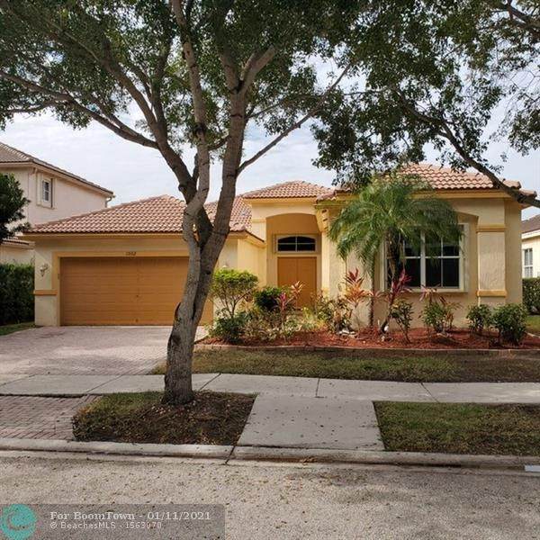 1002 Lavender Cir - Photo 1
