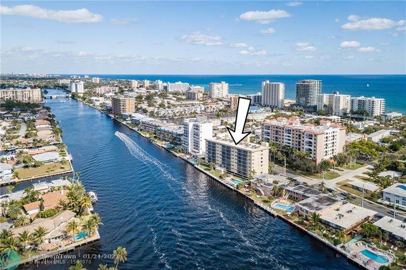 615 Riverside Dr - Photo 1