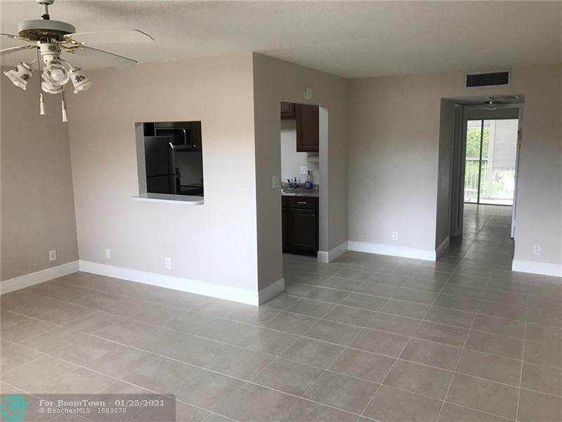 700 Village Green Ct - Photo 1