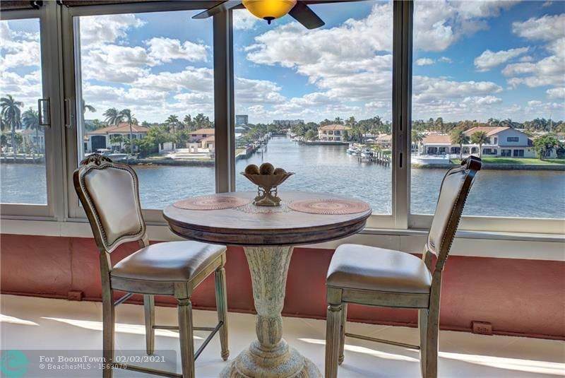 201 Riverside Dr - Photo 1