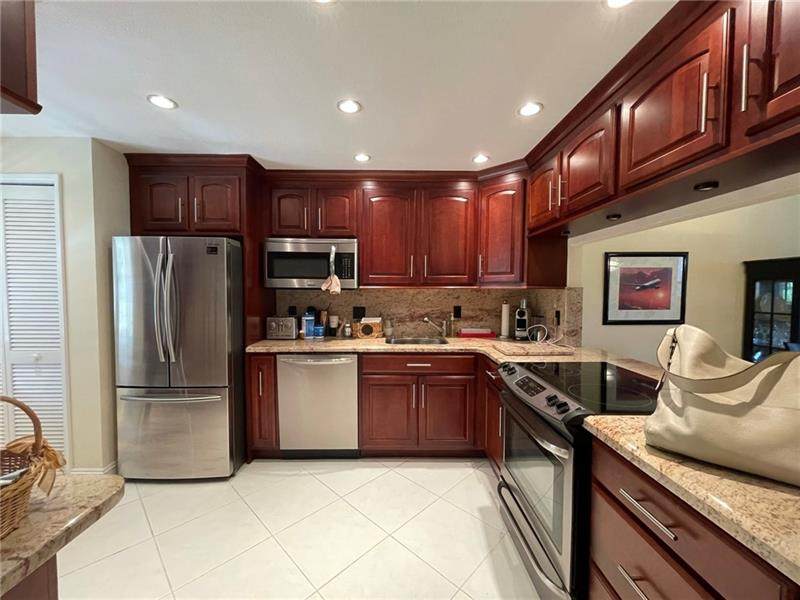 545 Oaks Ln - Photo 1