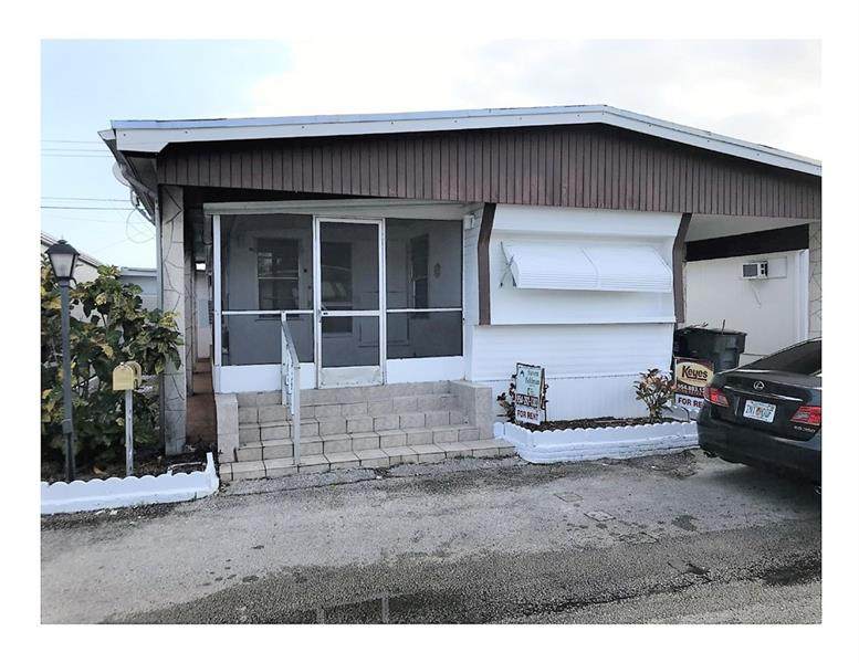 813 1st Pl - Photo 1