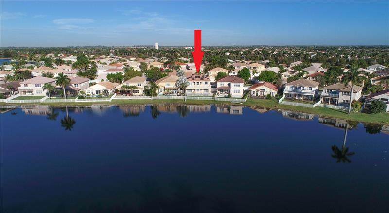 17984 33rd Ct - Photo 1