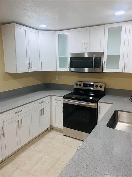 2850 Somerset Dr - Photo 1