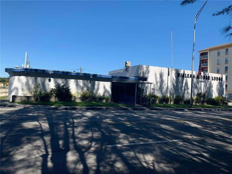 305 32nd St - Photo 1