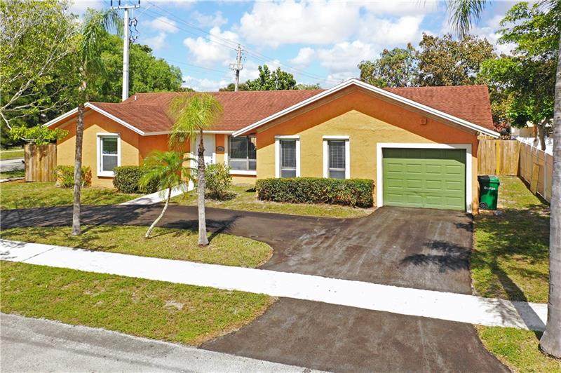 6411 7th Ct - Photo 1