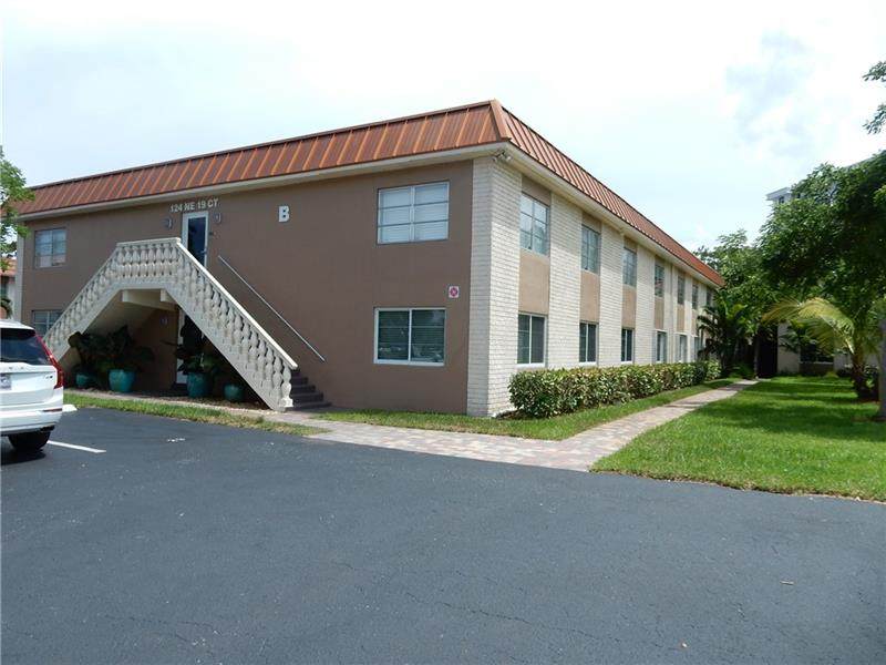 124 19th Ct - Photo 1