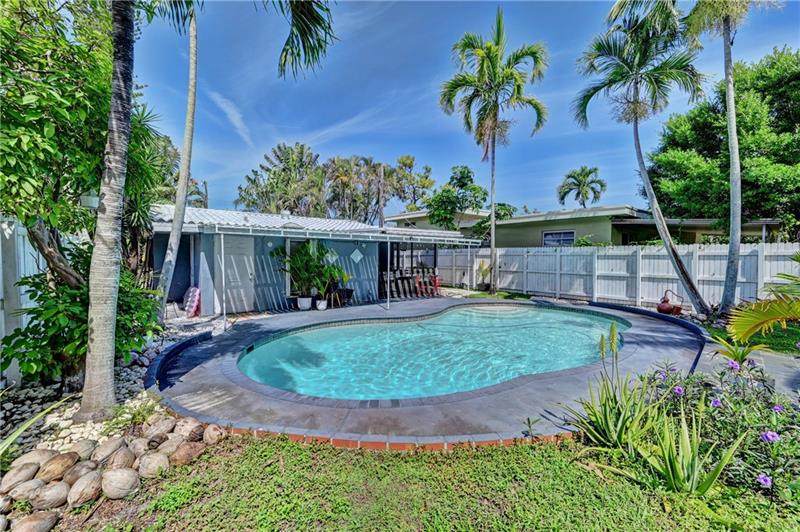 1022 34th Ct - Photo 1
