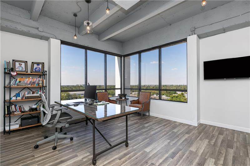 2450 Hollywood Blvd - Photo 1