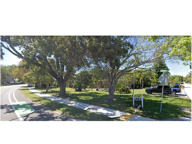 1353 Bayview Dr - Photo 1