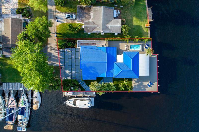 1635 Coconut Dr - Photo 1