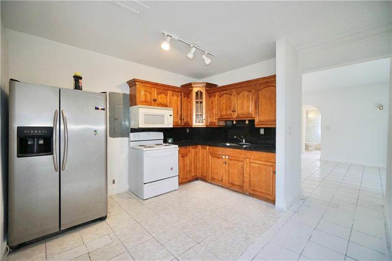 923 13th Ct - Photo 1