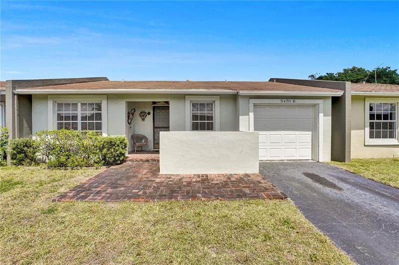 5470 Lakewood Circle - Photo 1