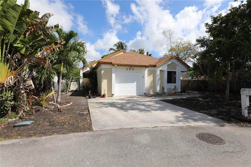 900 Magnolia Ave - Photo 1