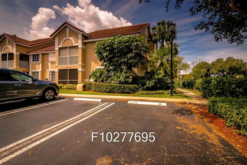 4610 Mcnab Rd - Photo 1