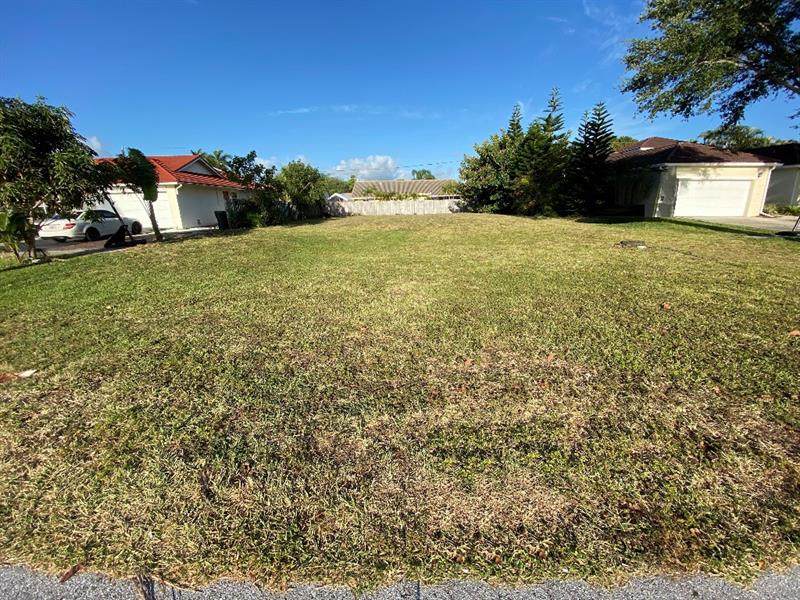 7537 Country Club Blvd - Photo 1