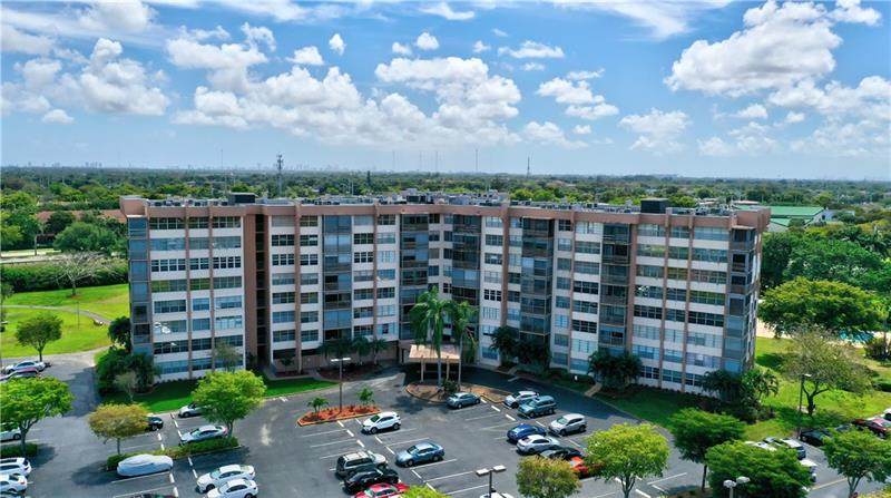 1200 Saint Charles Pl - Photo 1