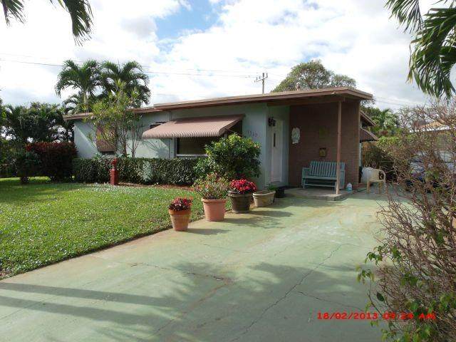 1560 42nd St - Photo 1