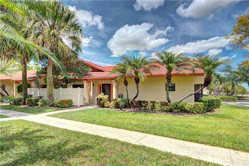 2807 Carambola Cir - Photo 1