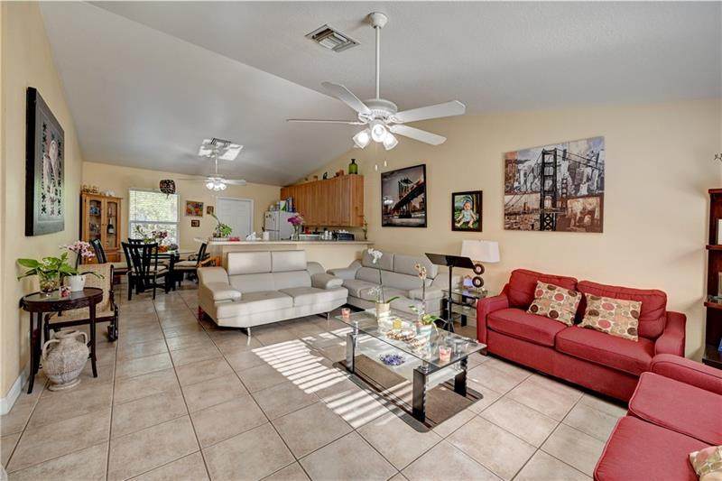 4720 Poinsettia Ln - Photo 1