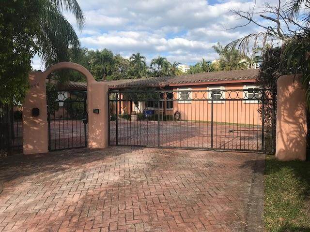 1344 Seabreeze Blvd - Photo 1