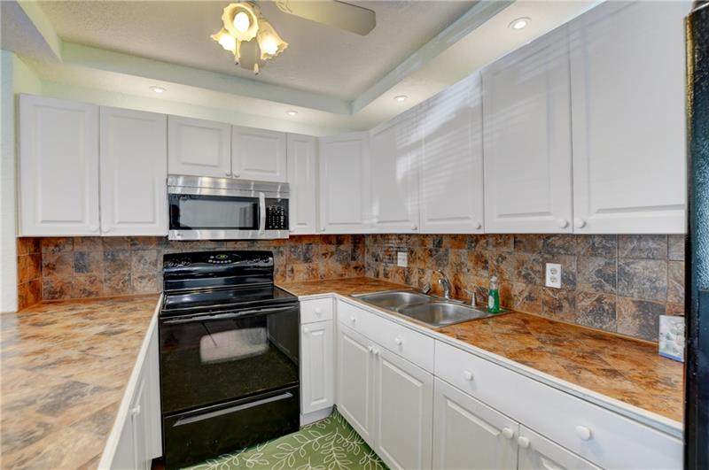 168 Ventnor K - Photo 1