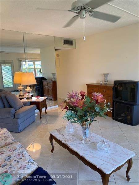 1091 Oakridge U - Photo 1