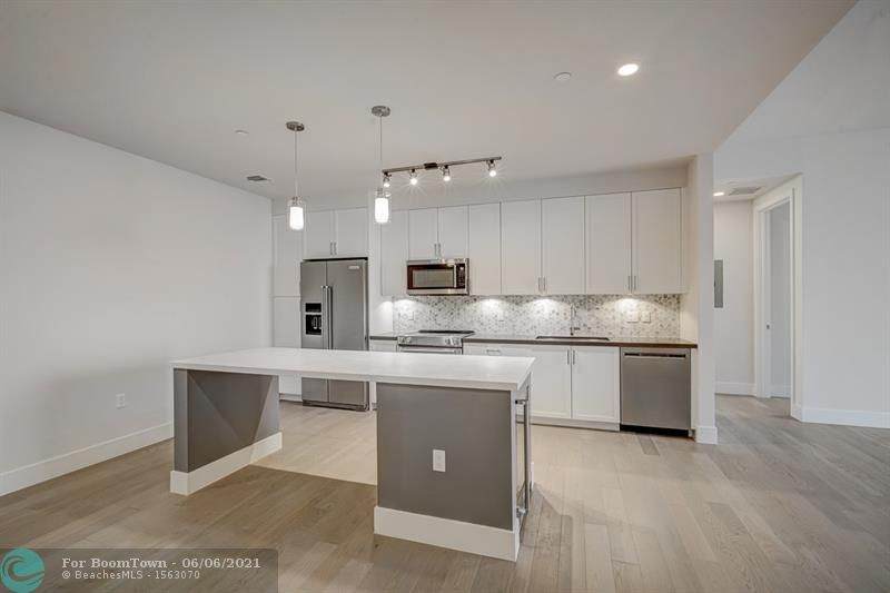 215 New River Dr E - Photo 1