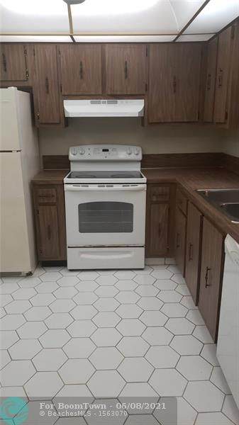 404 68th Ave - Photo 1